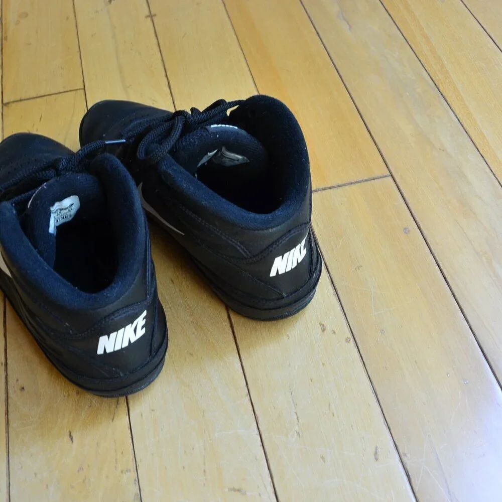 Nike Shoes Size 4Y